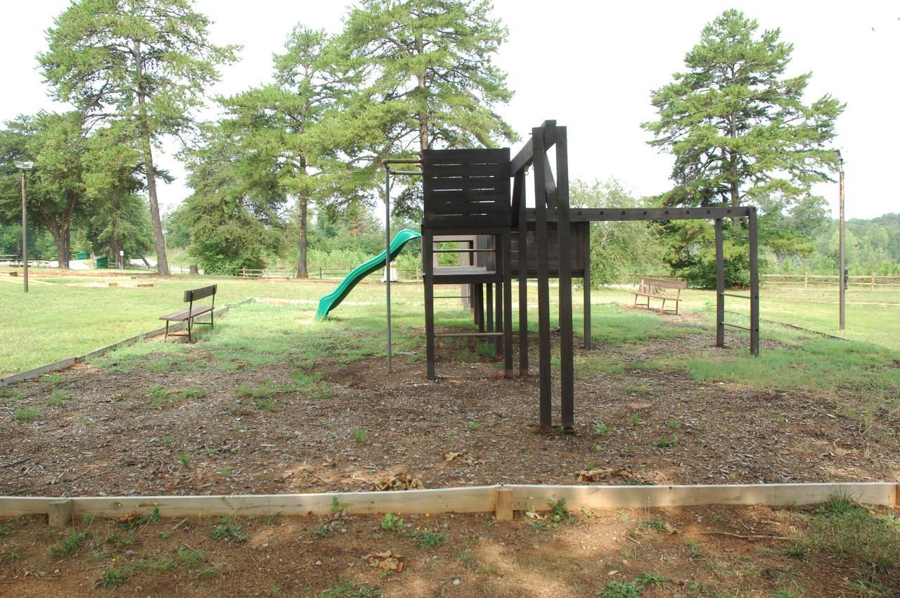 Carolina Landing Camping Resort Deluxe Cabin 4 Fair Play Exterior foto